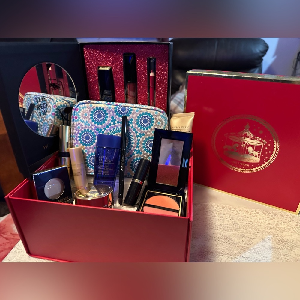 Estée Lauder Red Gift Set